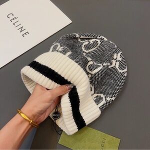 Gucci Monochrome Knit Beanie